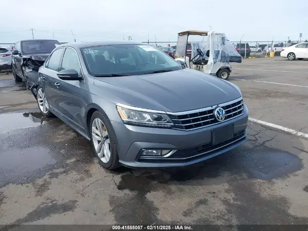 1VWGT7A33HC034772 2017 VOLKSWAGEN PASSAT - Image 1
