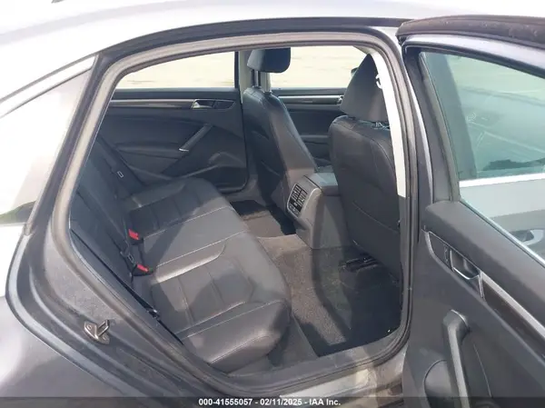 1VWGT7A33HC034772 2017 VOLKSWAGEN PASSAT - Image 8
