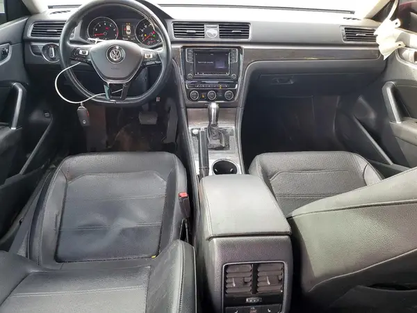 1VWGT7A33HC034917 2017 VOLKSWAGEN PASSAT - Image 8