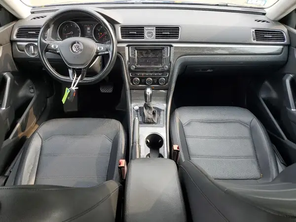 1VWGT7A33HC048641 2017 VOLKSWAGEN PASSAT - Image 8