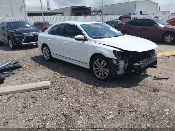 1VWGT7A33HC056058 2017 VOLKSWAGEN PASSAT - Image 1