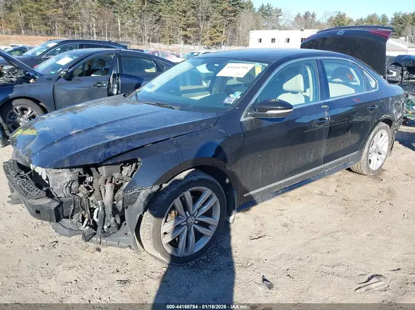 1VWGT7A33HC061647 2017 VOLKSWAGEN PASSAT - Image 2