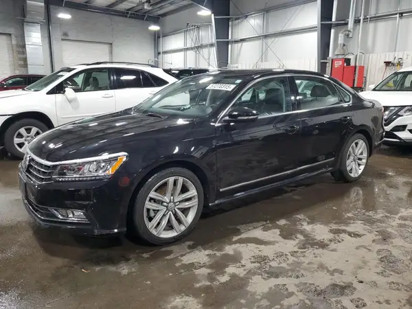 1VWGT7A33HC068906 2017 VOLKSWAGEN PASSAT - Image 1