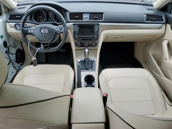 1VWGT7A33HC072356 2017 VOLKSWAGEN PASSAT - Image 8