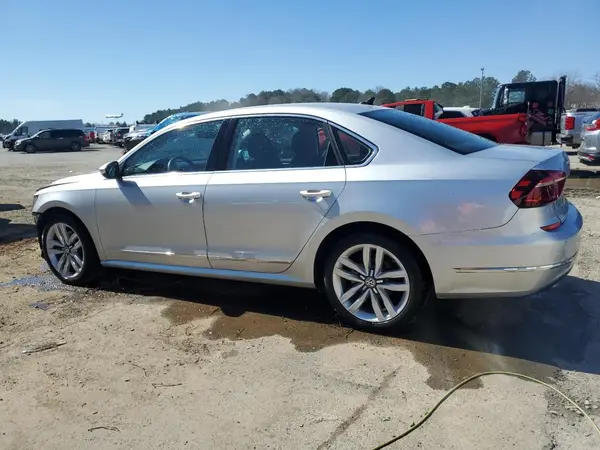 1VWGT7A33HC072728 2017 VOLKSWAGEN PASSAT - Image 2