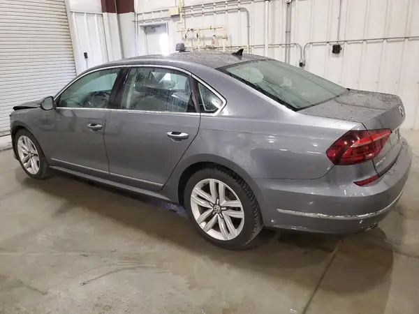 1VWGT7A33HC077248 2017 VOLKSWAGEN PASSAT - Image 2