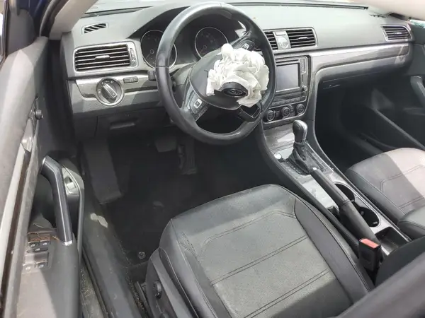 1VWGT7A34HC001330 2017 VOLKSWAGEN PASSAT - Image 8