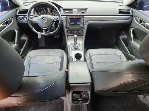 1VWGT7A34HC004910 2017 VOLKSWAGEN PASSAT - Image 8