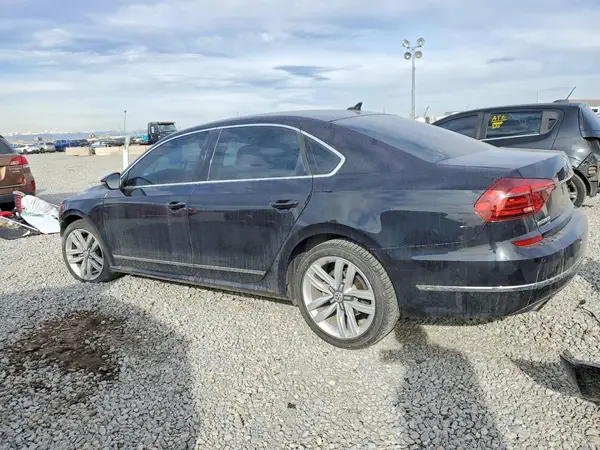1VWGT7A34HC005359 2017 VOLKSWAGEN PASSAT - Image 2