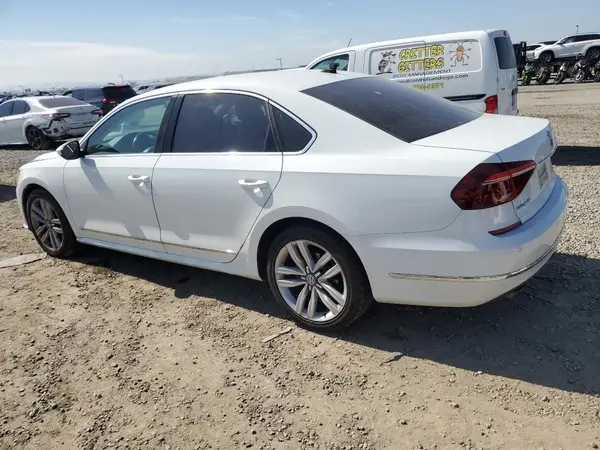 1VWGT7A34HC009508 2017 VOLKSWAGEN PASSAT - Image 2