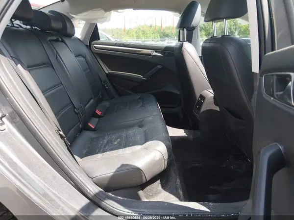 1VWGT7A34HC021206 2017 VOLKSWAGEN PASSAT - Image 8