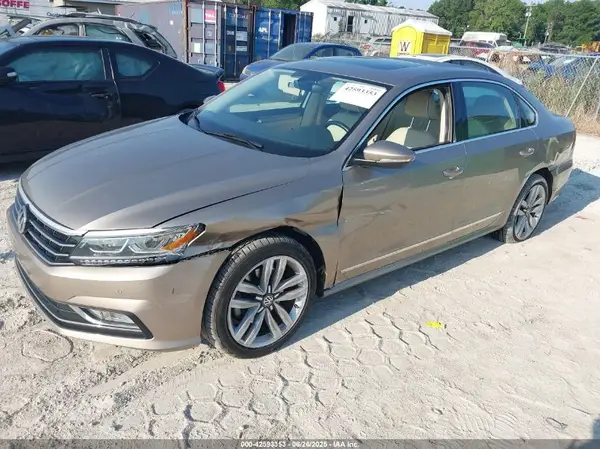 1VWGT7A34HC022324 2017 VOLKSWAGEN PASSAT - Image 2