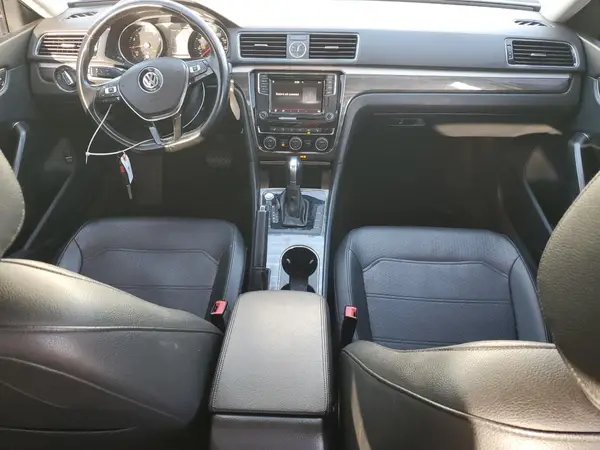 1VWGT7A34HC027510 2017 VOLKSWAGEN PASSAT - Image 8