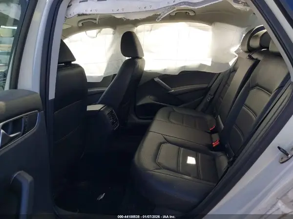 1VWGT7A34HC027765 2017 VOLKSWAGEN PASSAT - Image 8