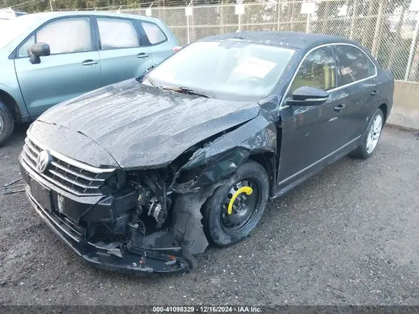 1VWGT7A34HC032237 2017 VOLKSWAGEN PASSAT - Image 2