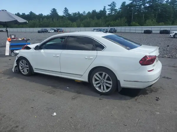 1VWGT7A34HC038068 2017 VOLKSWAGEN PASSAT - Image 2