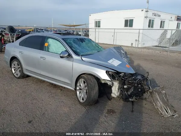 1VWGT7A34HC053069 2017 VOLKSWAGEN PASSAT - Image 1