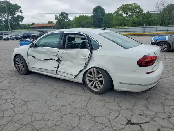 1VWGT7A34HC054674 2017 VOLKSWAGEN PASSAT - Image 2