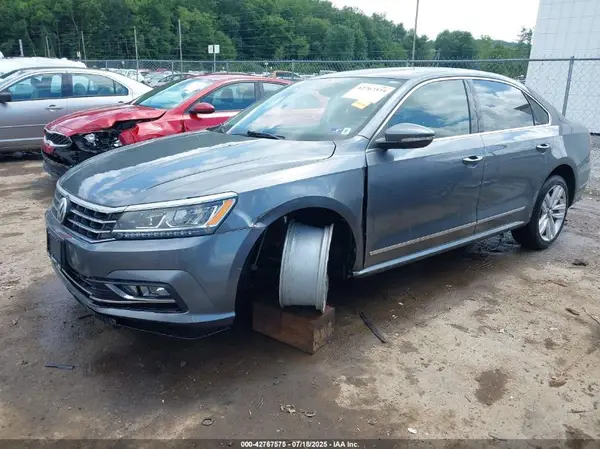 1VWGT7A34HC058918 2017 VOLKSWAGEN PASSAT - Image 2
