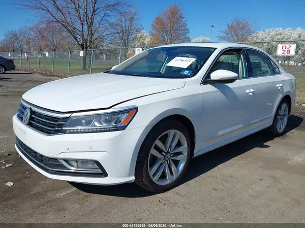 1VWGT7A34HC062077 2017 VOLKSWAGEN PASSAT - Image 2
