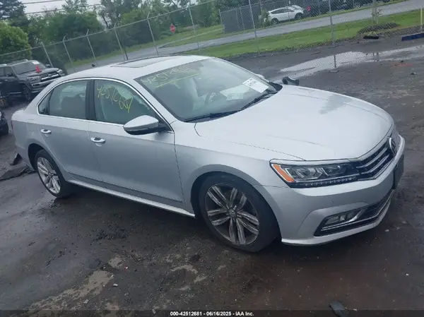 1VWGT7A34HC065318 2017 VOLKSWAGEN PASSAT - Image 1