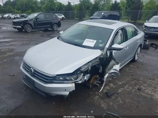 1VWGT7A34HC065318 2017 VOLKSWAGEN PASSAT - Image 2