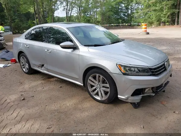 1VWGT7A34HC065593 2017 VOLKSWAGEN PASSAT - Image 1