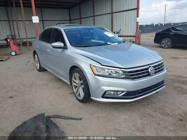 1VWGT7A34HC066369 2017 VOLKSWAGEN PASSAT - Image 1