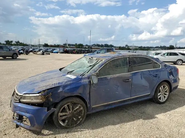 1VWGT7A34HC068588 2017 VOLKSWAGEN PASSAT - Image 1