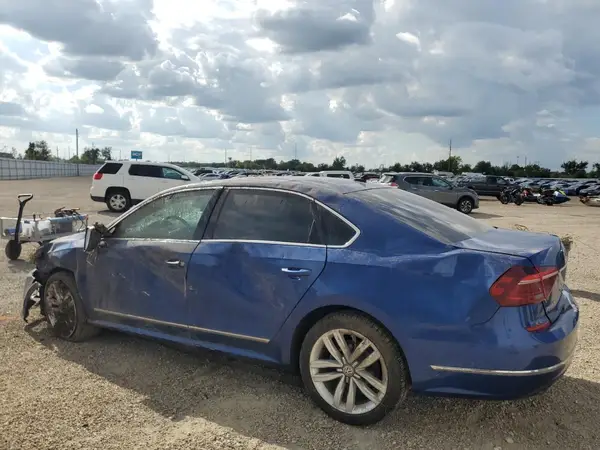 1VWGT7A34HC068588 2017 VOLKSWAGEN PASSAT - Image 2