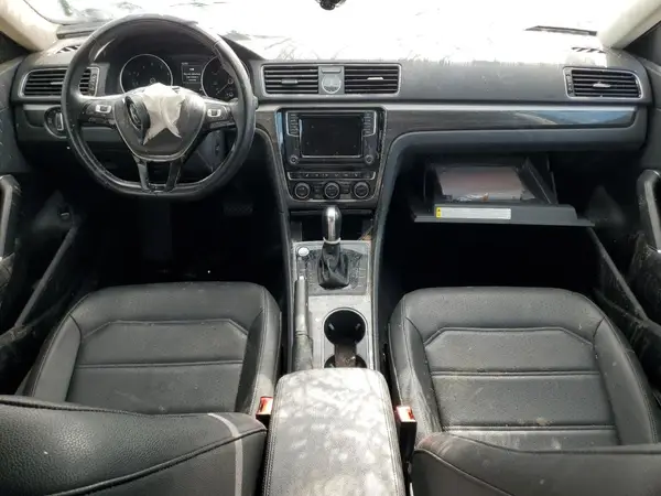 1VWGT7A34HC068588 2017 VOLKSWAGEN PASSAT - Image 8