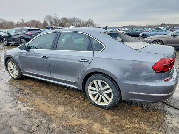 1VWGT7A34HC069076 2017 VOLKSWAGEN PASSAT - Image 2