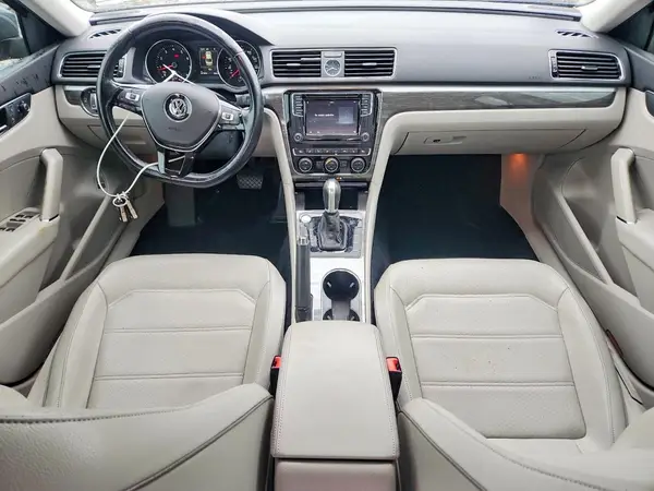 1VWGT7A34HC069076 2017 VOLKSWAGEN PASSAT - Image 8
