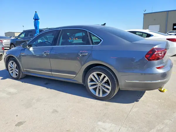 1VWGT7A34HC073967 2017 VOLKSWAGEN PASSAT - Image 2