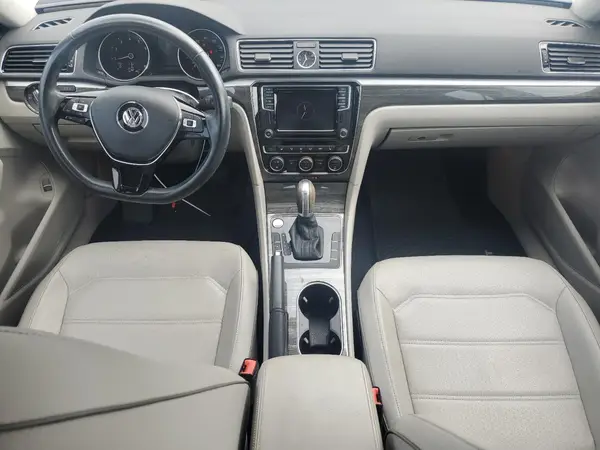 1VWGT7A35HC002325 2017 VOLKSWAGEN PASSAT - Image 8