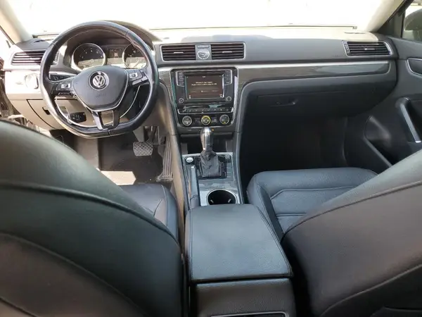 1VWGT7A35HC007704 2017 VOLKSWAGEN PASSAT - Image 8