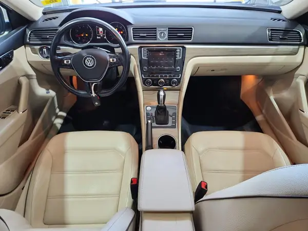 1VWGT7A35HC009372 2017 VOLKSWAGEN PASSAT - Image 8