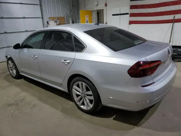 1VWGT7A35HC009923 2017 VOLKSWAGEN PASSAT - Image 2