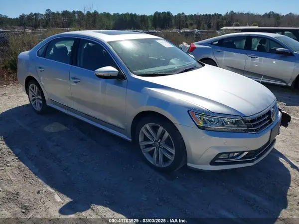 1VWGT7A35HC028813 2017 VOLKSWAGEN PASSAT - Image 1