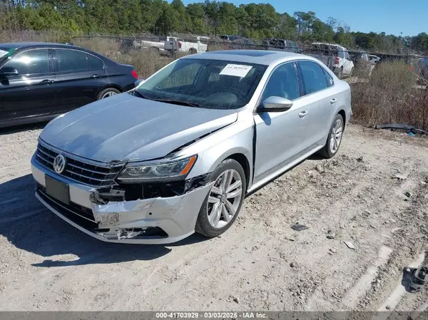 1VWGT7A35HC028813 2017 VOLKSWAGEN PASSAT - Image 2
