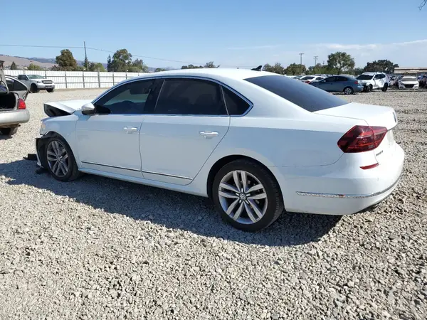 1VWGT7A35HC034191 2017 VOLKSWAGEN PASSAT - Image 2