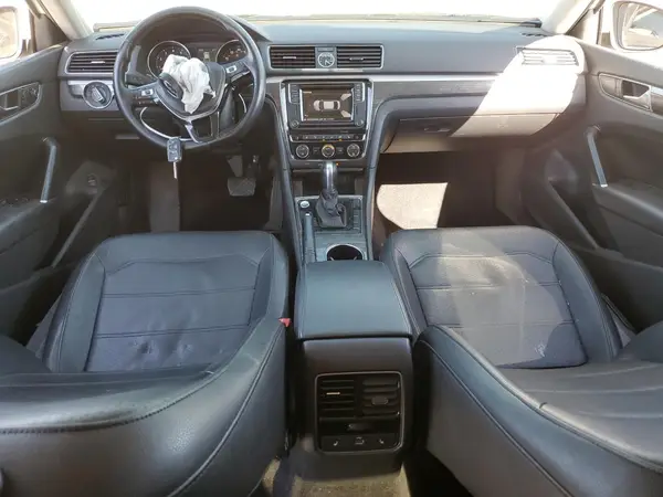 1VWGT7A35HC034191 2017 VOLKSWAGEN PASSAT - Image 8