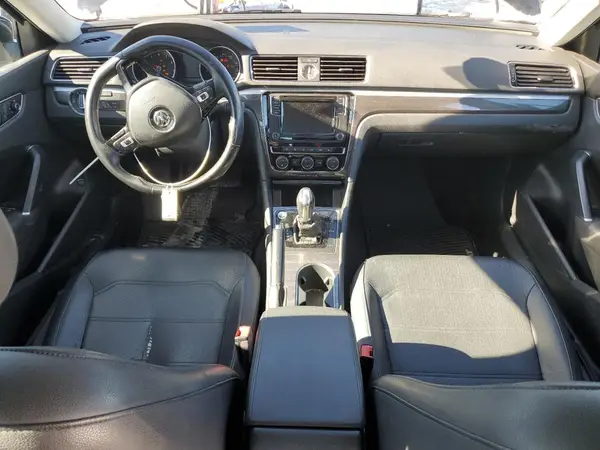 1VWGT7A35HC036572 2017 VOLKSWAGEN PASSAT - Image 8