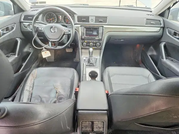 1VWGT7A35HC038175 2017 VOLKSWAGEN PASSAT - Image 8