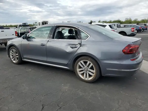 1VWGT7A35HC046941 2017 VOLKSWAGEN PASSAT - Image 2