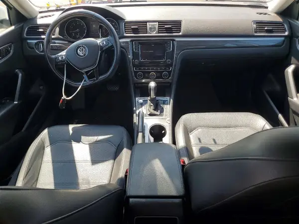 1VWGT7A35HC050312 2017 VOLKSWAGEN PASSAT - Image 8