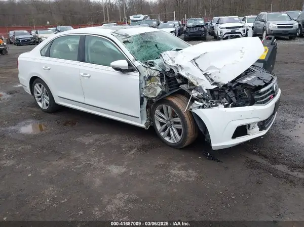 1VWGT7A35HC052769 2017 VOLKSWAGEN PASSAT - Image 1