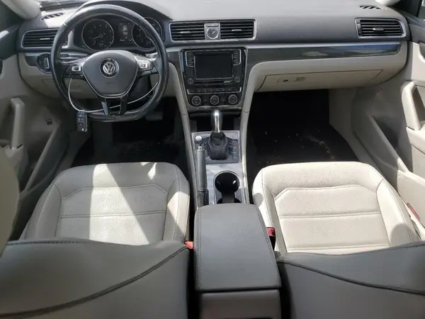 1VWGT7A35HC055607 2017 VOLKSWAGEN PASSAT - Image 8
