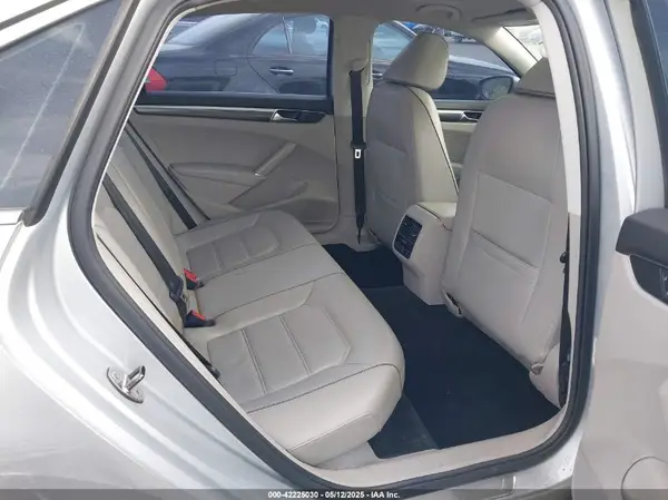 1VWGT7A35HC061276 2017 VOLKSWAGEN PASSAT - Image 8
