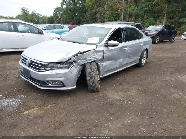 1VWGT7A35HC063853 2017 VOLKSWAGEN PASSAT - Image 2